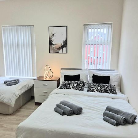 Rooms In Manchester 6 Minutes Drive To Victoria Station エクステリア 写真