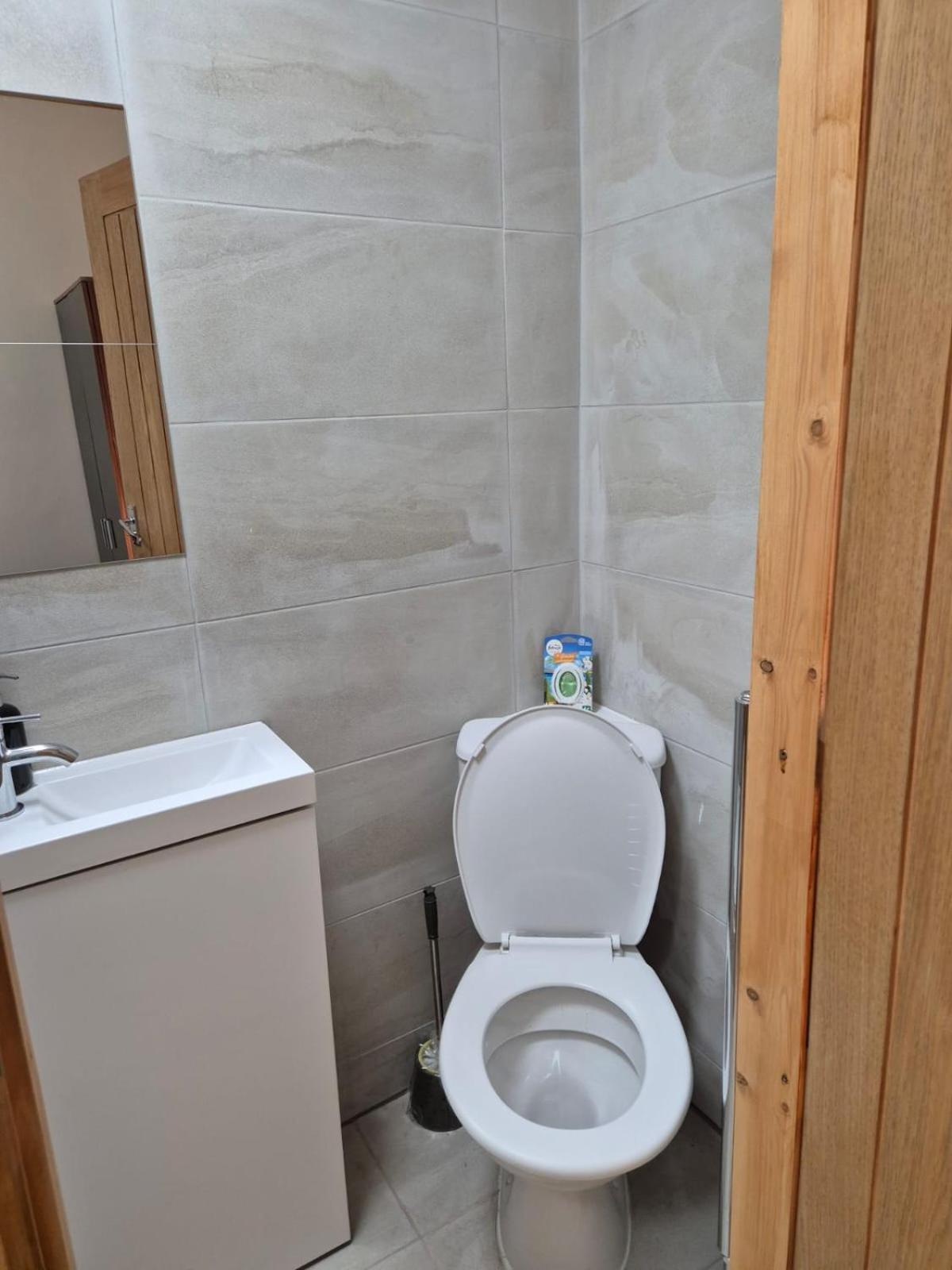 Rooms In Manchester 6 Minutes Drive To Victoria Station エクステリア 写真