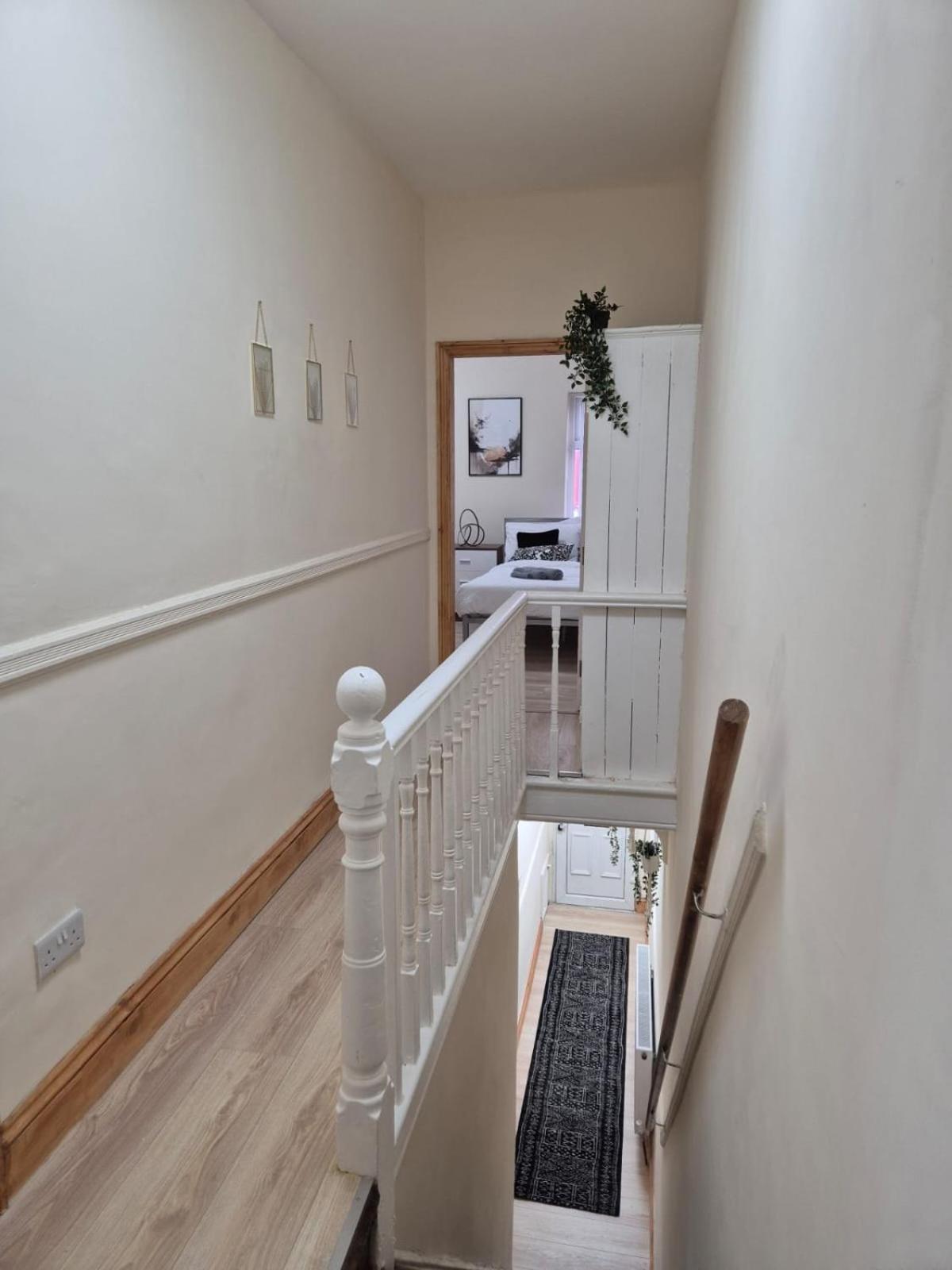Rooms In Manchester 6 Minutes Drive To Victoria Station エクステリア 写真