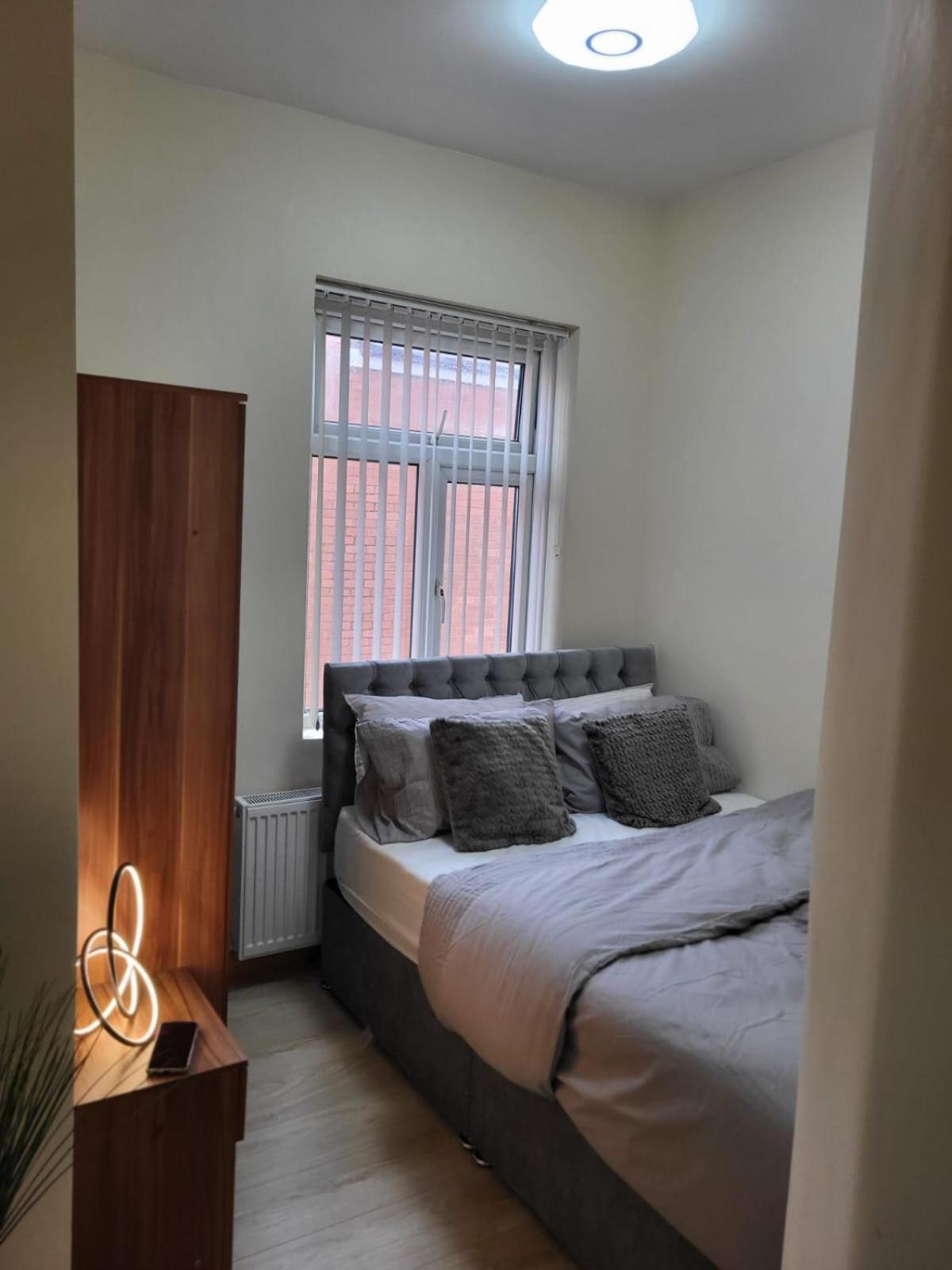 Rooms In Manchester 6 Minutes Drive To Victoria Station エクステリア 写真