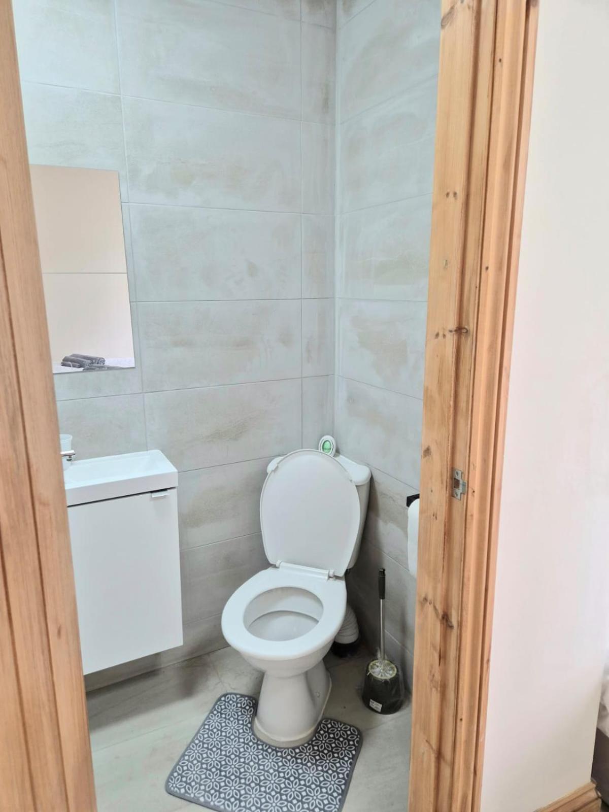 Rooms In Manchester 6 Minutes Drive To Victoria Station エクステリア 写真