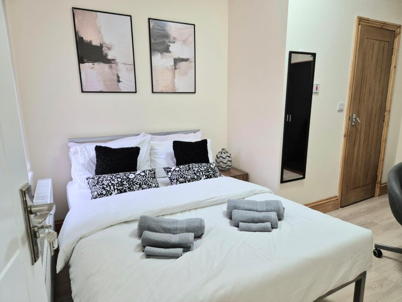 Rooms In Manchester 6 Minutes Drive To Victoria Station エクステリア 写真
