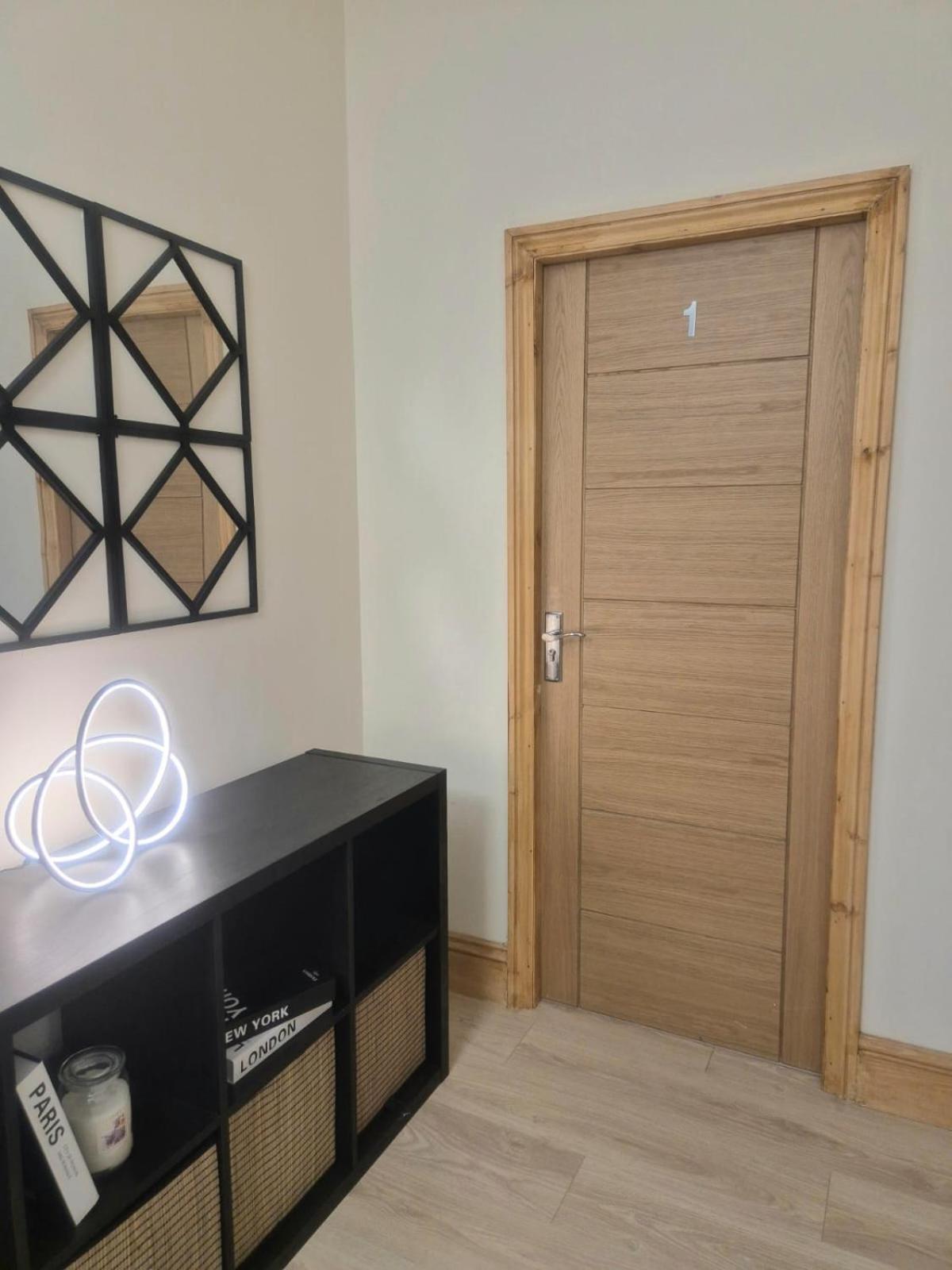 Rooms In Manchester 6 Minutes Drive To Victoria Station エクステリア 写真