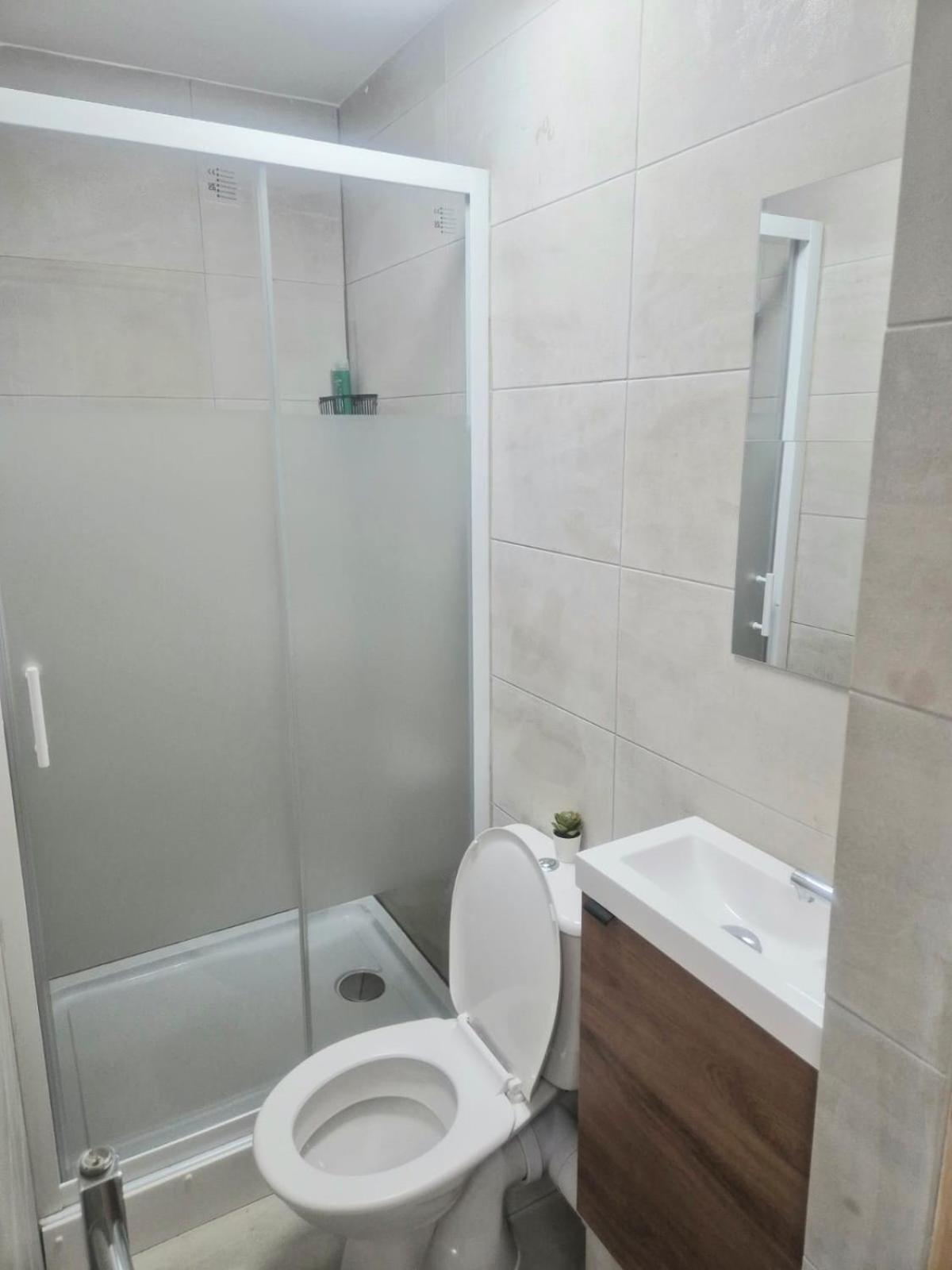 Rooms In Manchester 6 Minutes Drive To Victoria Station エクステリア 写真