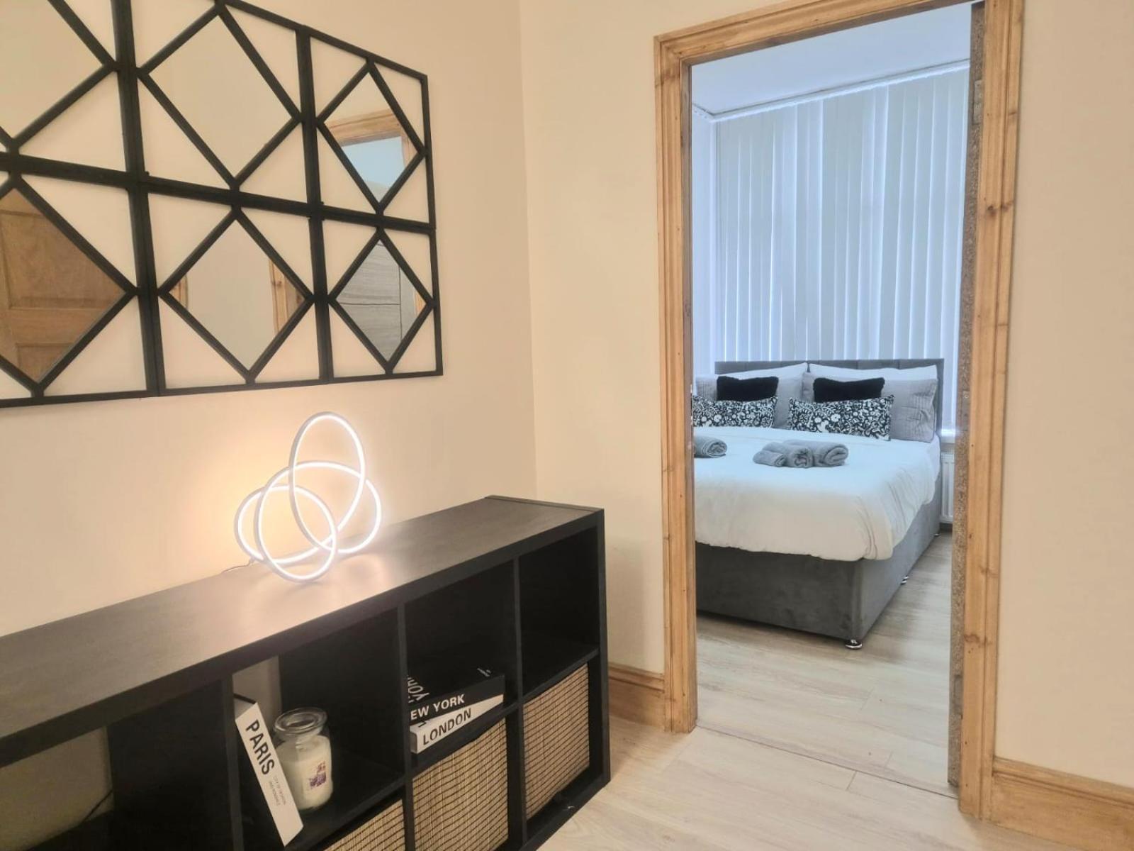 Rooms In Manchester 6 Minutes Drive To Victoria Station エクステリア 写真