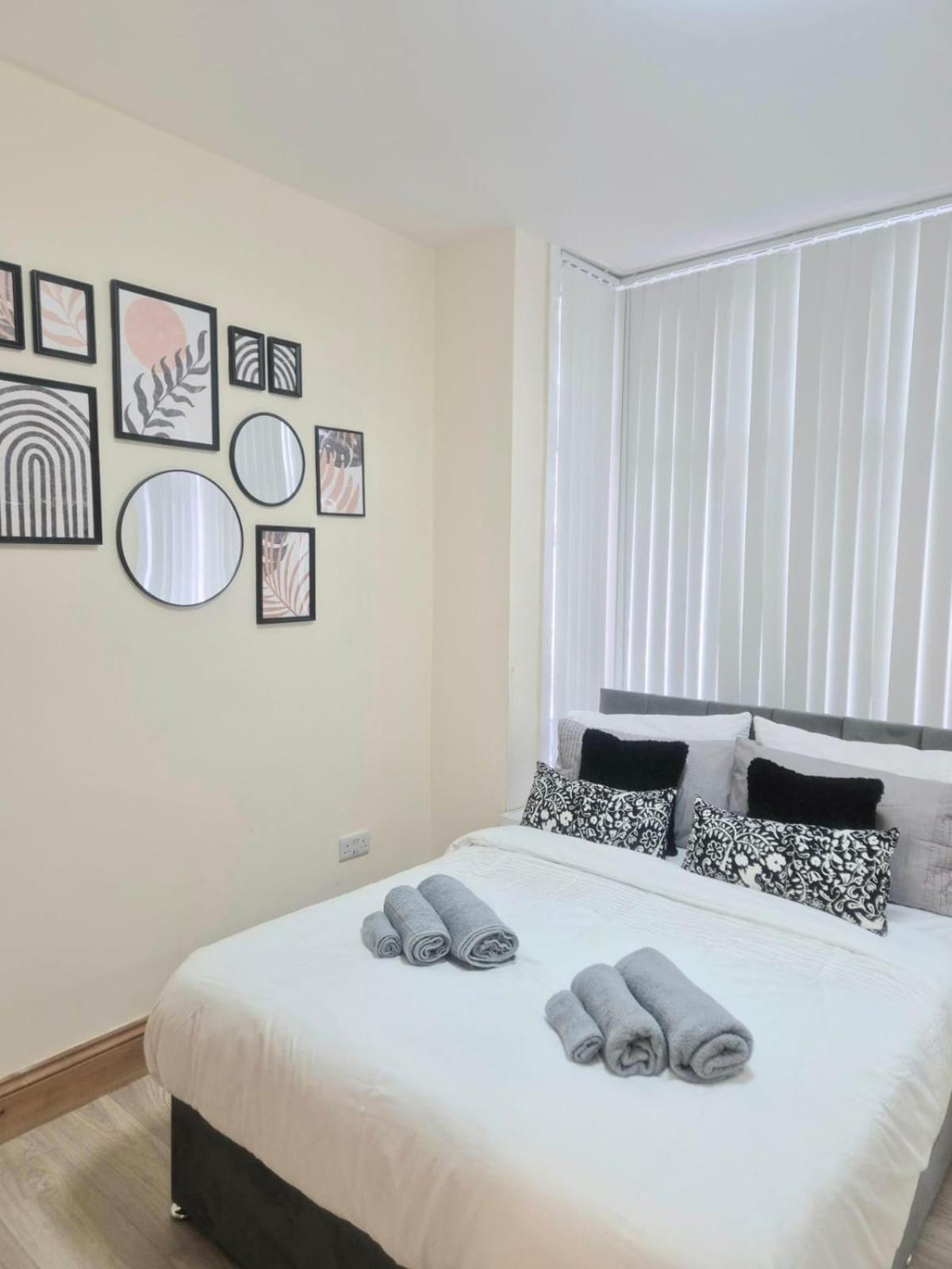 Rooms In Manchester 6 Minutes Drive To Victoria Station エクステリア 写真